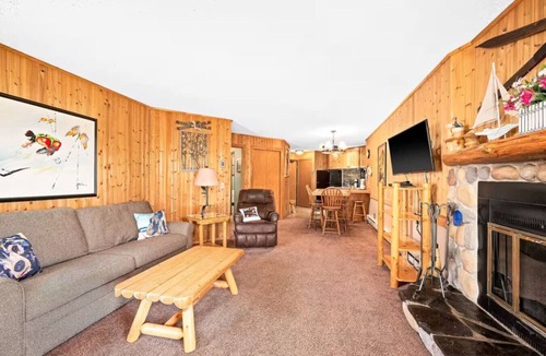 Lutsen House | Slopeside North Shore Views | Ski-In/Ski-Out | Hot Tub