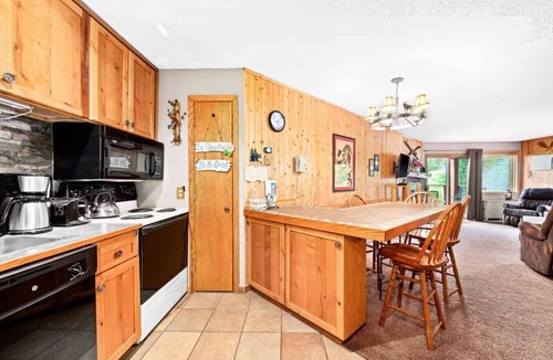 Lutsen House | Slopeside North Shore Views | Ski-In/Ski-Out | Hot Tub