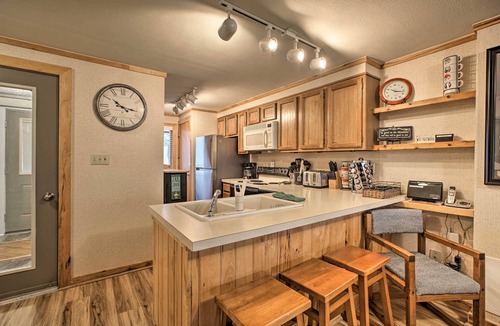 Edray Condo | Slopeside Snowshoe Condo - Walk to Ski Lifts!