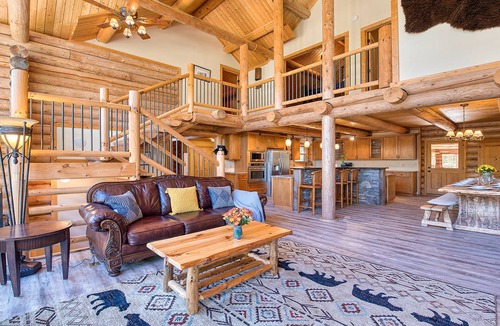 Sylva Apartment | Slps 24 12m Town 7acre Huge Yard Theatre Gmroom