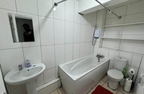 Tottenham Apartment | SLT Comfy Double Room Tottenham London