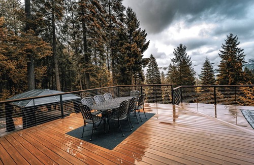 Pollock Pines House | Sly Park, Rubicon Trail, Hot Tub, Pool Table, Putting Green, BBQ, Deck, Sleeps10