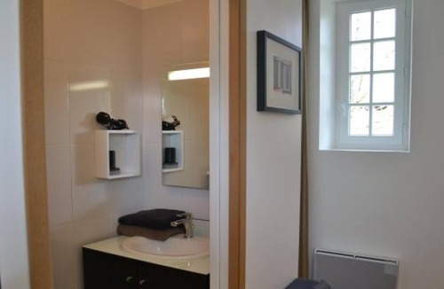 Sainte-Honorine-des-Pertes Cottage | Small house near Omaha Beach