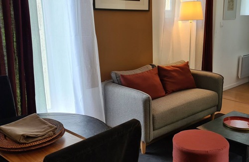 Sainte-Honorine-des-Pertes Cottage | Small house near Omaha Beach