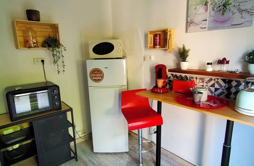 Carcassonne House | Small 3-bedroom townhouse with garden 600 m from the medieval town.