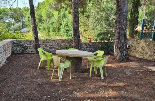 Valls Apartment | Small and comfortable independent house. Spacious private garden.3 km Valls