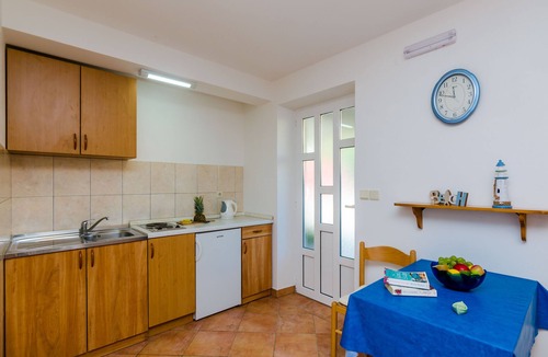 Zaton House | Small and friendly traditional home