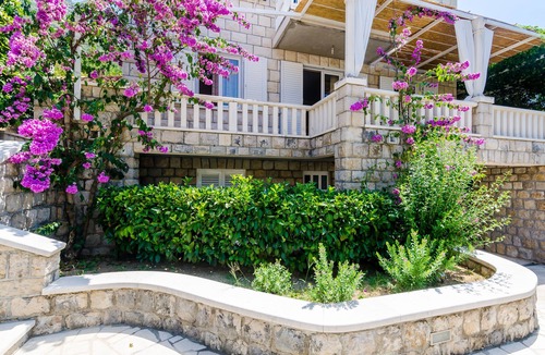 Zaton House | Small and friendly traditional home