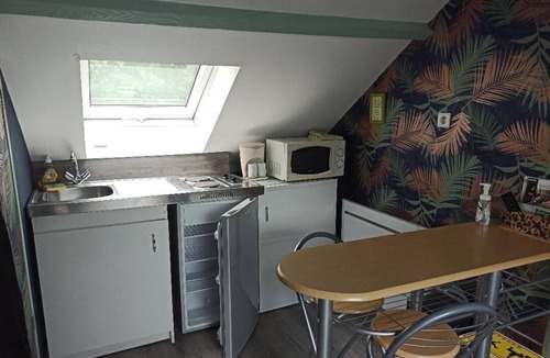 Neuilly Apartment | SMALL ATTIC STUDIO FOR 2 PEOPLE