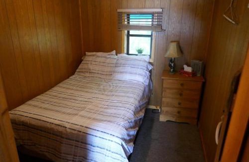 Broadbent Cabin | Small Beachside Cabin
