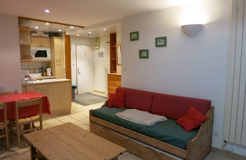 Le Lavachet Apartment | SMALL BUILDING NEAR THE SLOPES SOUTH FACING ROCHES ROUGES B20