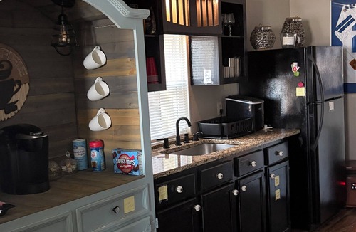 Russellville Cabin | Small cabin right on the lake !