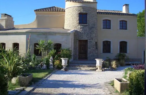 Lunel Villa | Small castle in camargue near the sea