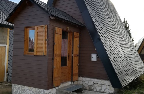 Les Angles Ski Chalet | Small chalet -