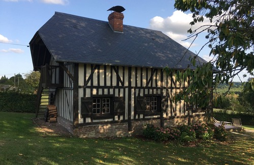 Bonneville-la-Louvet House | Small charming barn