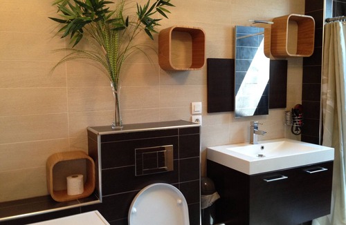 Montertelot House | Small character house