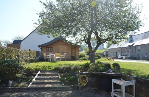 Montertelot House | Small character house