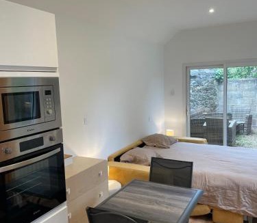 Lannion Apartment | Small Cocoon Studio For 2 Pink Granite Coast