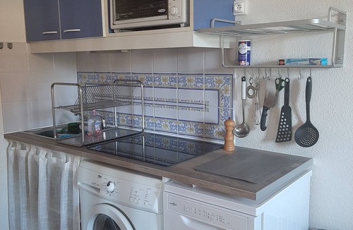 Eyguieres House | Small, comfortable house in a private residence.