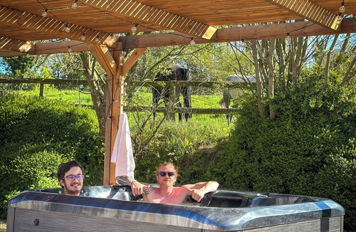 Thiembronne House | Small cosy gîte for 4 to 6 people in a farmhouse with jacuzzi access
