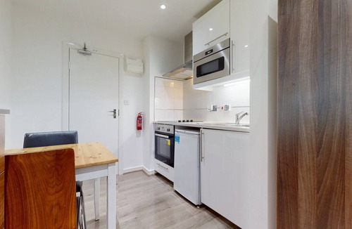 Mapesbury Apartment | Small cosy Studio flat