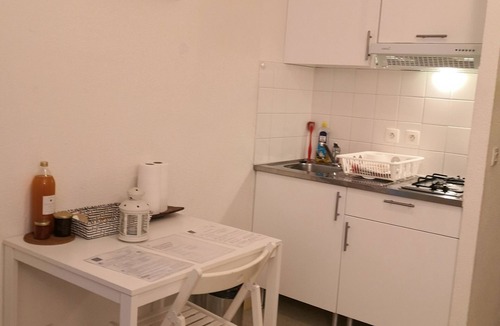 Secteur 2 Apartment | Small, cozy apartment in Grenoble city center