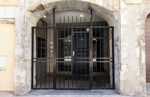 Secteur 2 Apartment | Small, cozy apartment in Grenoble city center