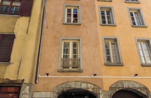 Secteur 2 Apartment | Small, cozy apartment in Grenoble city center