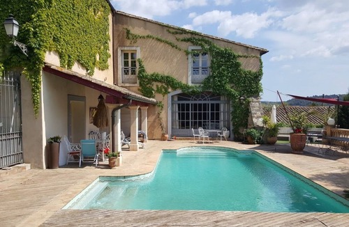 Plaissan House | Small cozy house with private garden/swimming pool