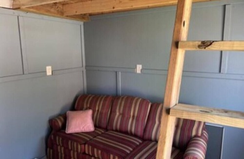 Harper Cabin | Small cozy Hunters Cabins , that sleep 4