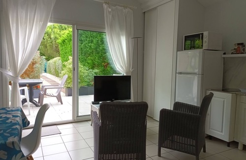 La Teste-de-Buch Apartment | Small detached house approx. 3.5 km from Arcachon