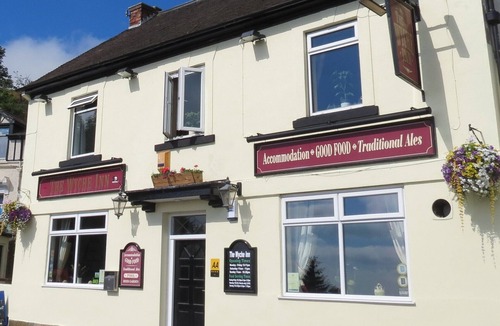 Malvern House | Small double en suite