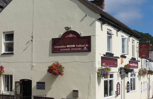 Malvern House | Small double en suite