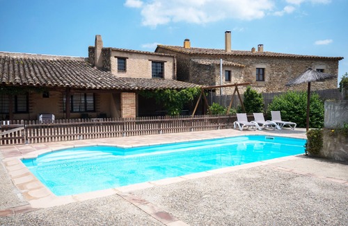 Llampaies House | Small Cottage 15 people, communal pool, barbecue, Costa Brava at 17 km