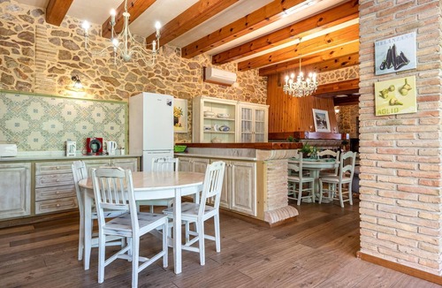 El Perello Villa | Small exclusive palace in rural spot