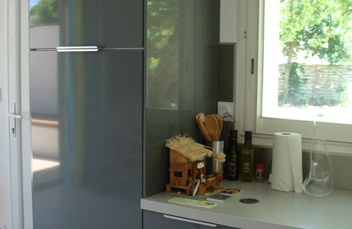Pessac House | SMALL EXOTIC CORNER FACING POOL, SECURE PARKING