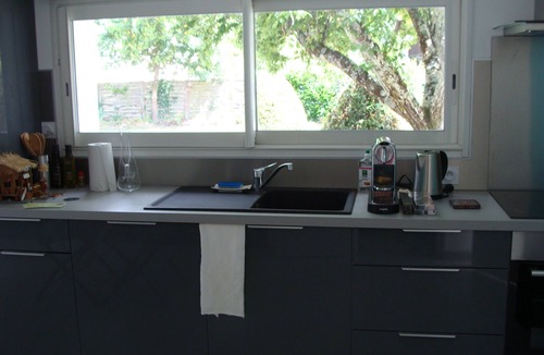 Pessac House | SMALL EXOTIC CORNER FACING POOL, SECURE PARKING