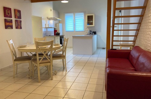 Saint-Etienne-de-Montluc House | SMALL HOUSE WITH LARGE GARDEN