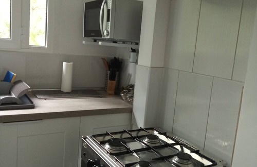Saint-Fargeau-Ponthierry House | small house south of Paris