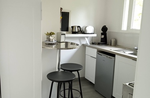 Saint-Fargeau-Ponthierry House | small house south of Paris