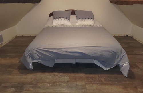 Saint-Hilaire-sur-Benaize House | Small country house