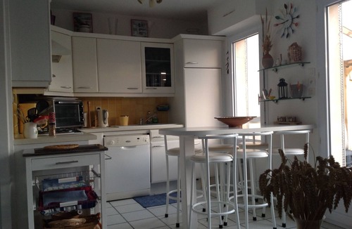 Saint-Jean-de-la-Riviere House | Small house by the sea