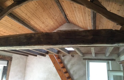 Chammes House | Small stone house near a pond