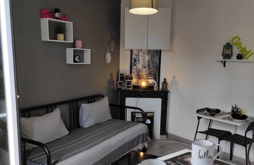 Zone d'amenagement concerte des Docks Apartment | Small, fully-equipped 17-square-meter studio near Paris Centre