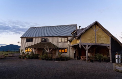 Waharoa House | Small Group unique Barn countryside retreat
