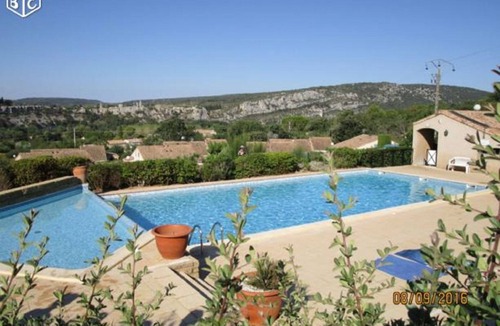 Saint-Martin-d'Ardeche Cottage | Small house in a residence with swimming pool