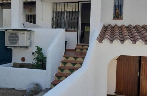 Castello d'Empuries Ski Chalet | Small house in Empuriabrava with garden AV 17