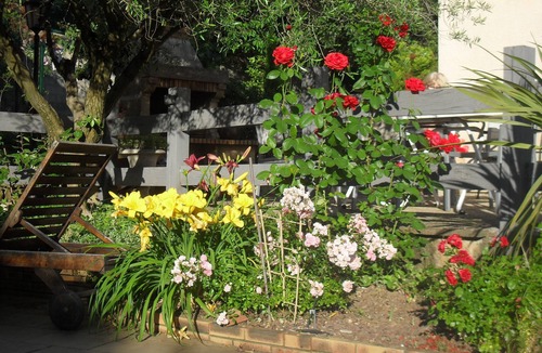 Euzet-les-Bains House | Small house barbecue pool