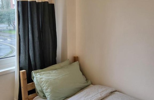 Easton House | Small house for small group