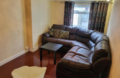 Easton House | Small house for small group